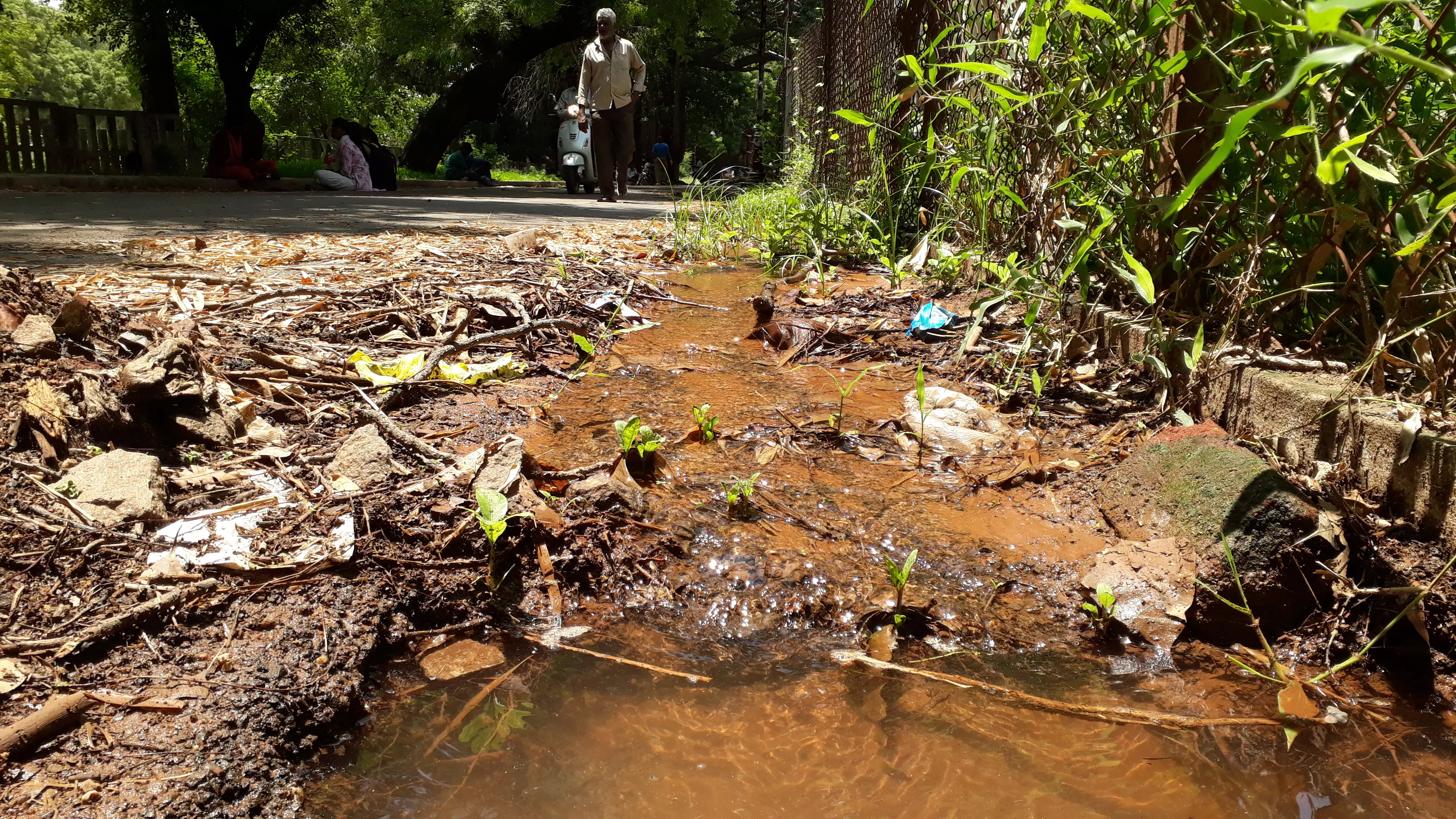 வீணாகும் குடிநீர்
