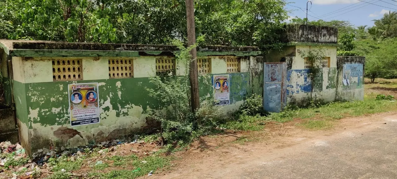 சுகாதார வளாகத்தை சீரமைக்க வேண்டும்