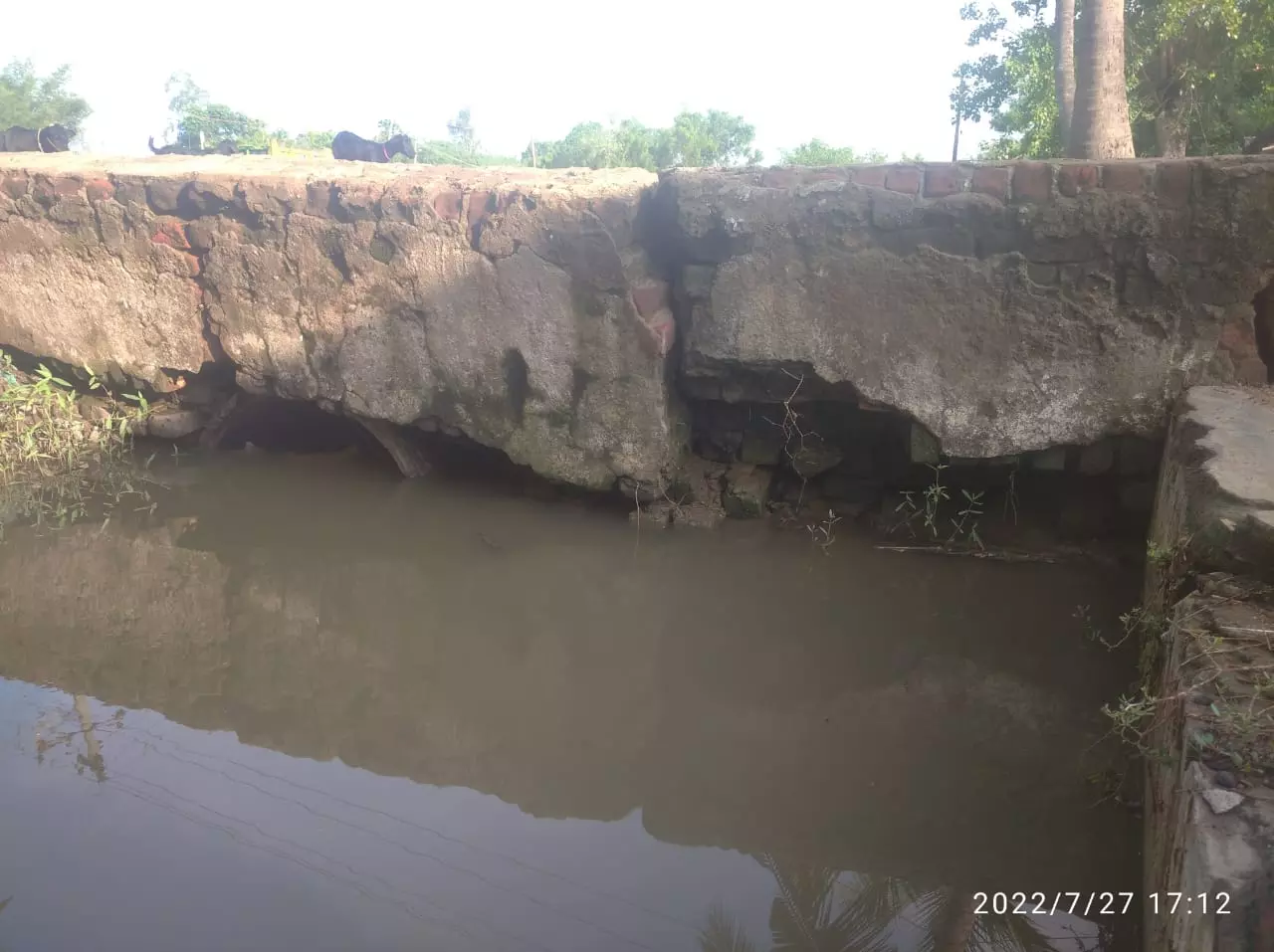 மதகு சீரமைக்கப்படுமா?