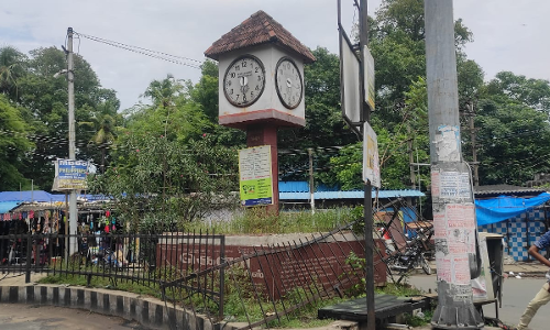 யாருக்கும் பயன்படாத மணிக்கூண்டு