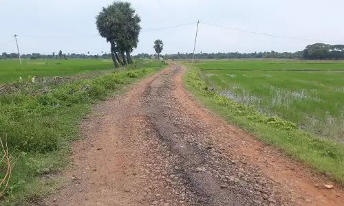 சாலை சீரமைக்கப்படுமா? சாலை சீரமைக்கப்படுமா?