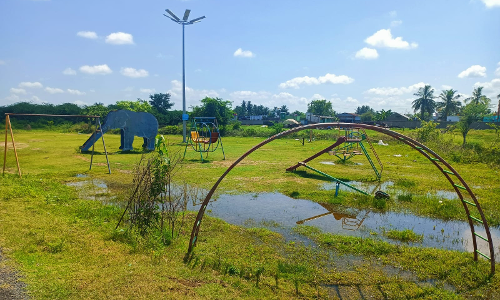 பாழடையும் பூங்கா பாழடையும் பூங்கா