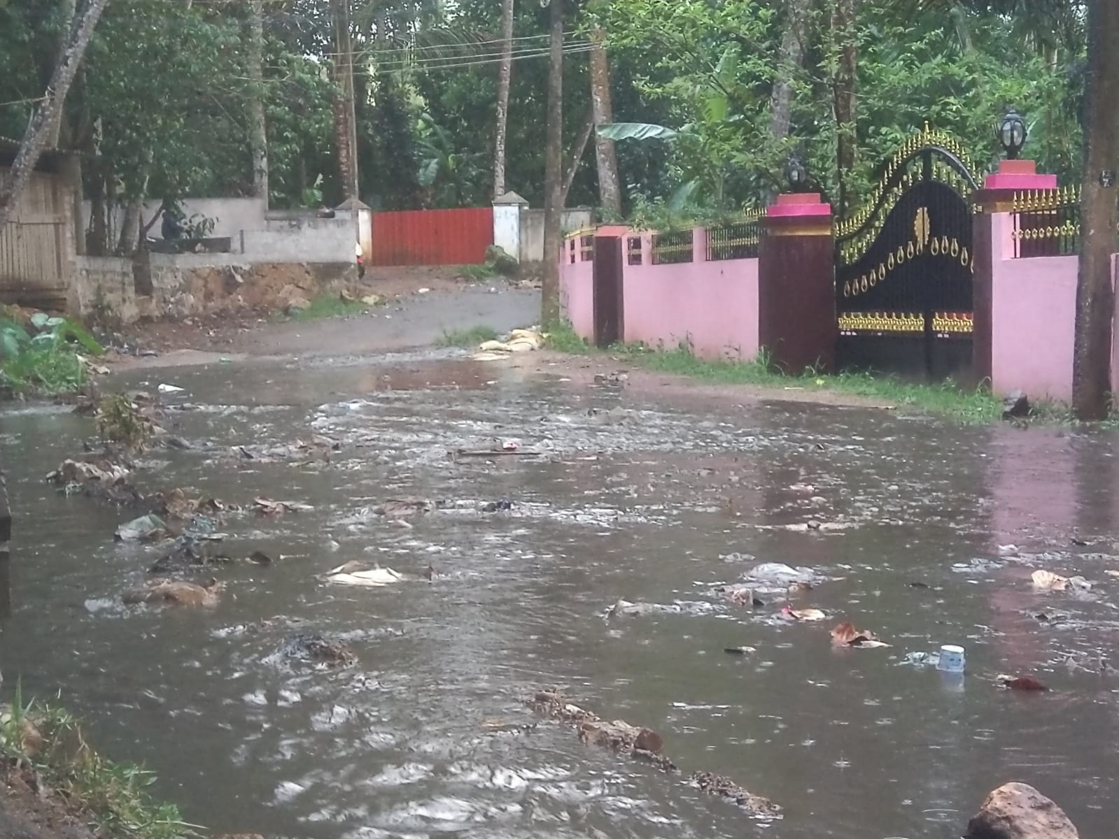 வடிகால் ஓடை தேவை வடிகால் ஓடை தேவை