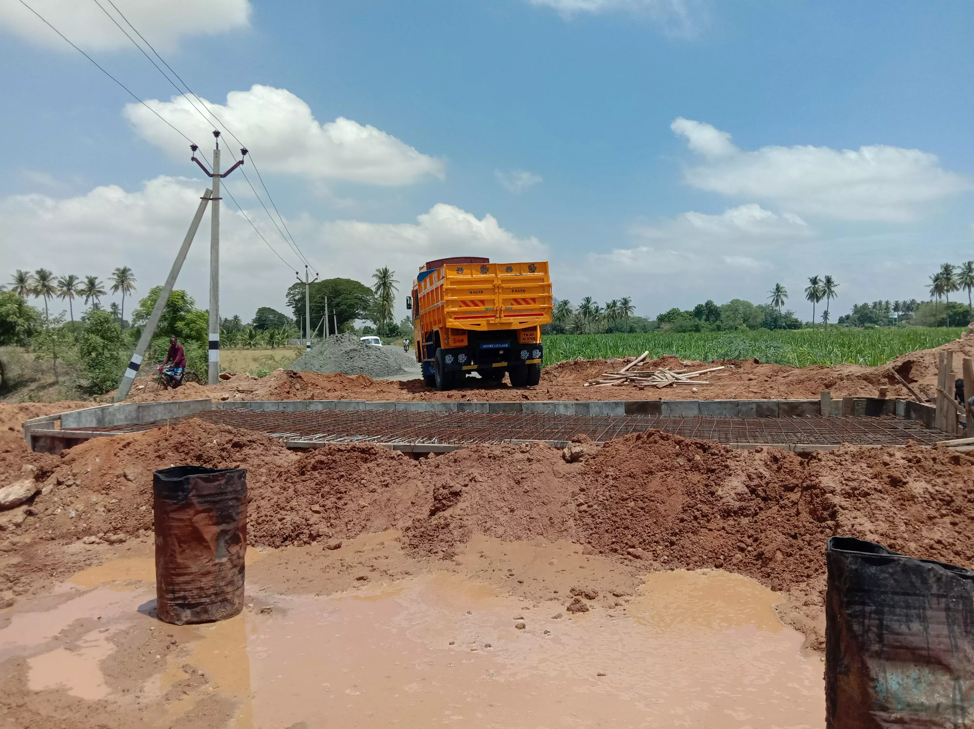 பாலம் கட்டும் பணி