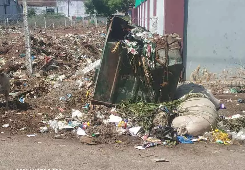 குப்பைத்தொட்டியை மாற்ற வேண்டும்