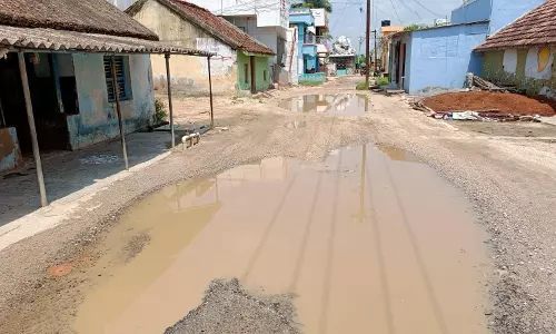 பழுதான சாலையை சீர் செய்வார்களா? பழுதான சாலையை சீர் செய்வார்களா?