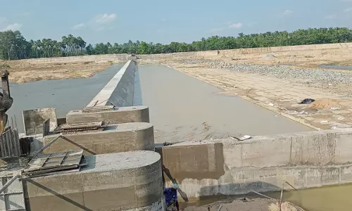 பாதுகாப்பற்ற தடுப்பணை பாதுகாப்பற்ற தடுப்பணை