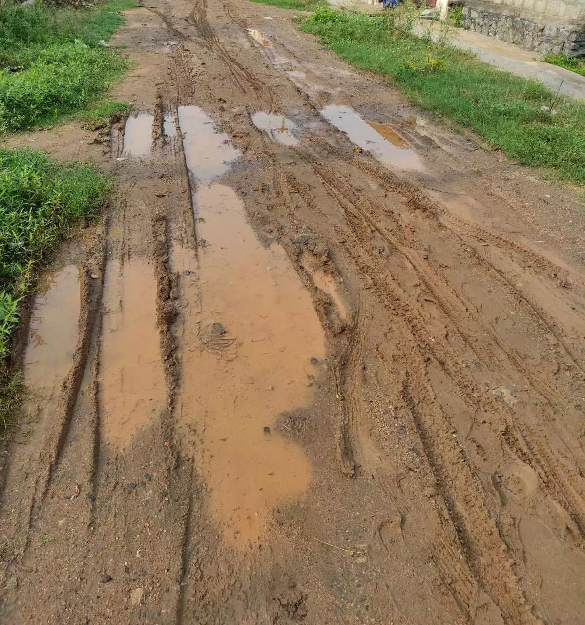 ரோடு சீரமைக்கப்படுமா?