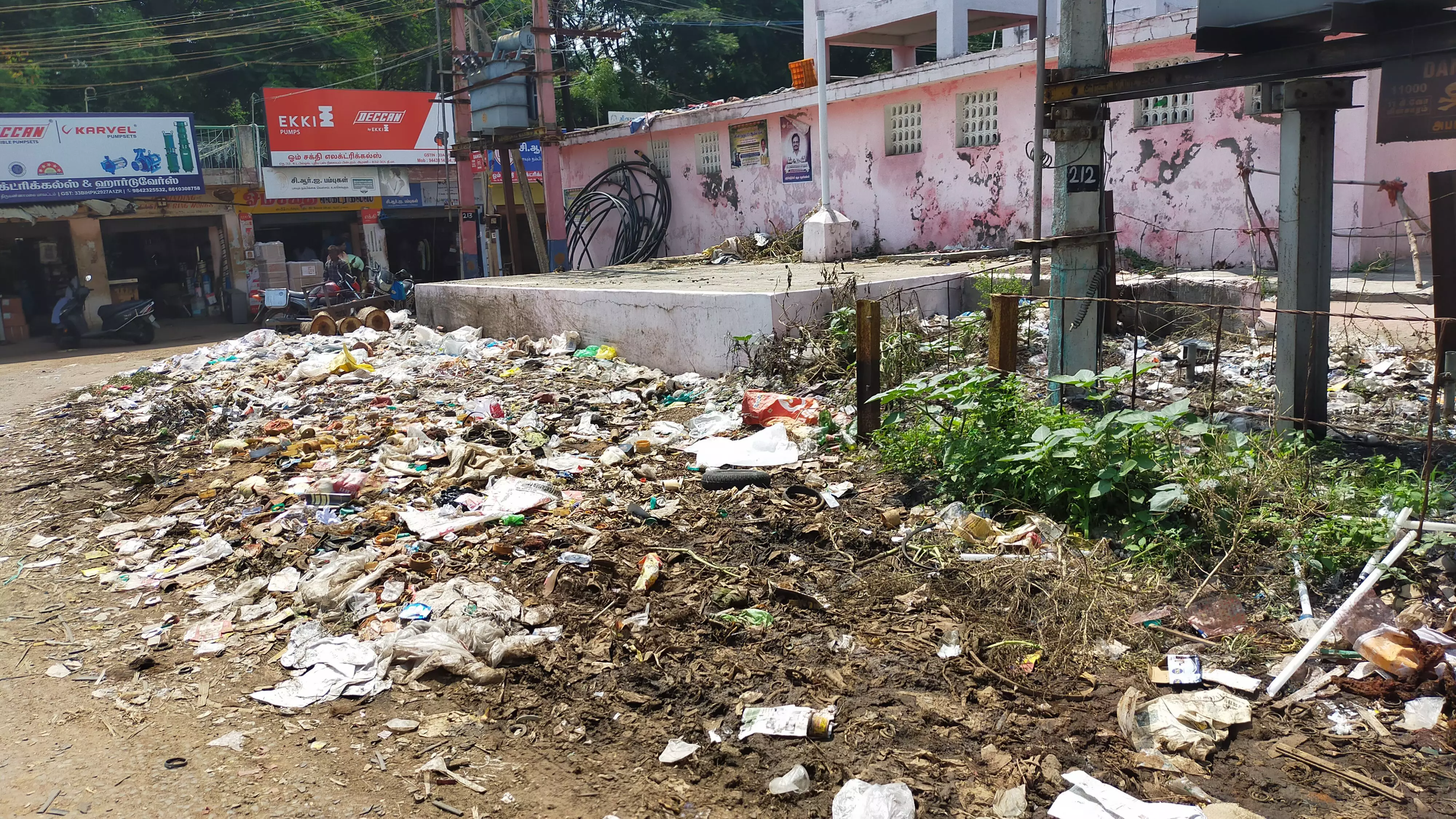 குப்பைகளை அகற்ற ேவண்டும்