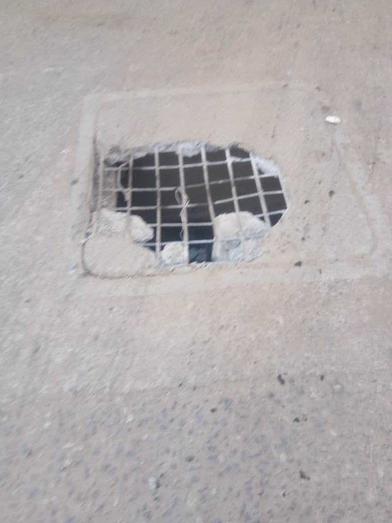 ஆபத்தான பாதாள சாக்கடை மூடி