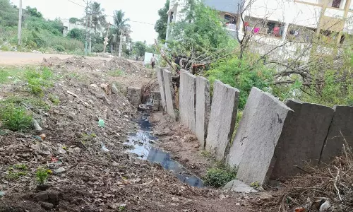 ஆக்கிரமிப்புகள் அகற்றப்படுமா? ஆக்கிரமிப்புகள் அகற்றப்படுமா?