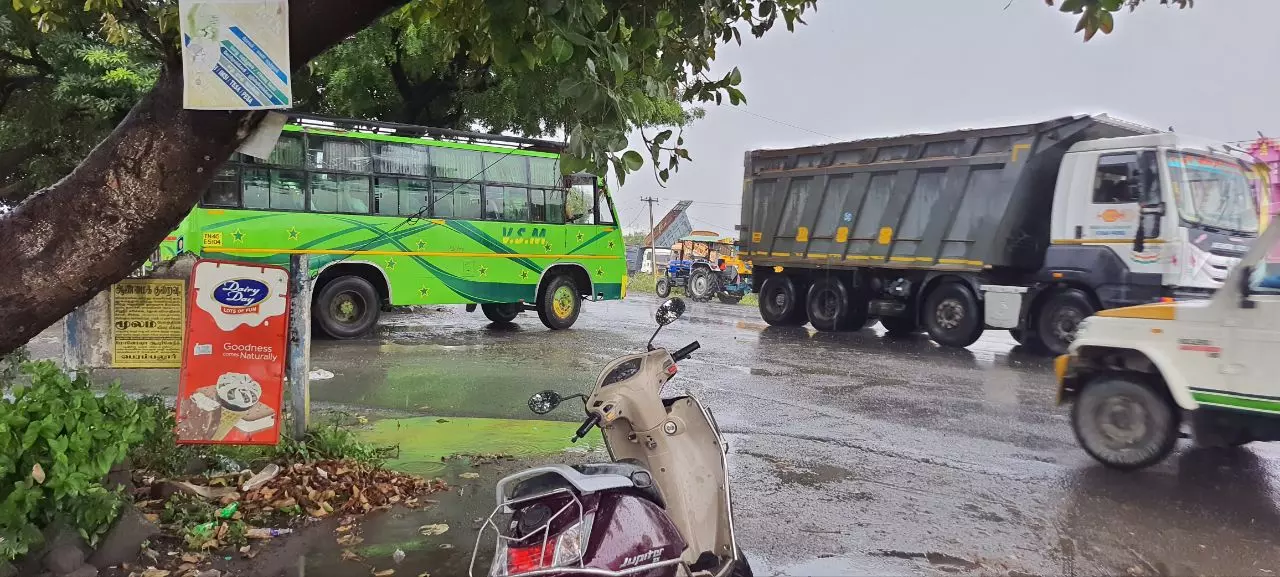 குழப்பமடையும் வாகன ஓட்டிகள் குழப்பமடையும் வாகன ஓட்டிகள்