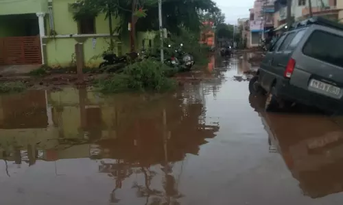 தேங்கிய மழைநீர்