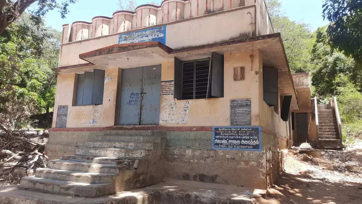 அடிப்படை வசதி இல்லா சமுதாய கூடம்