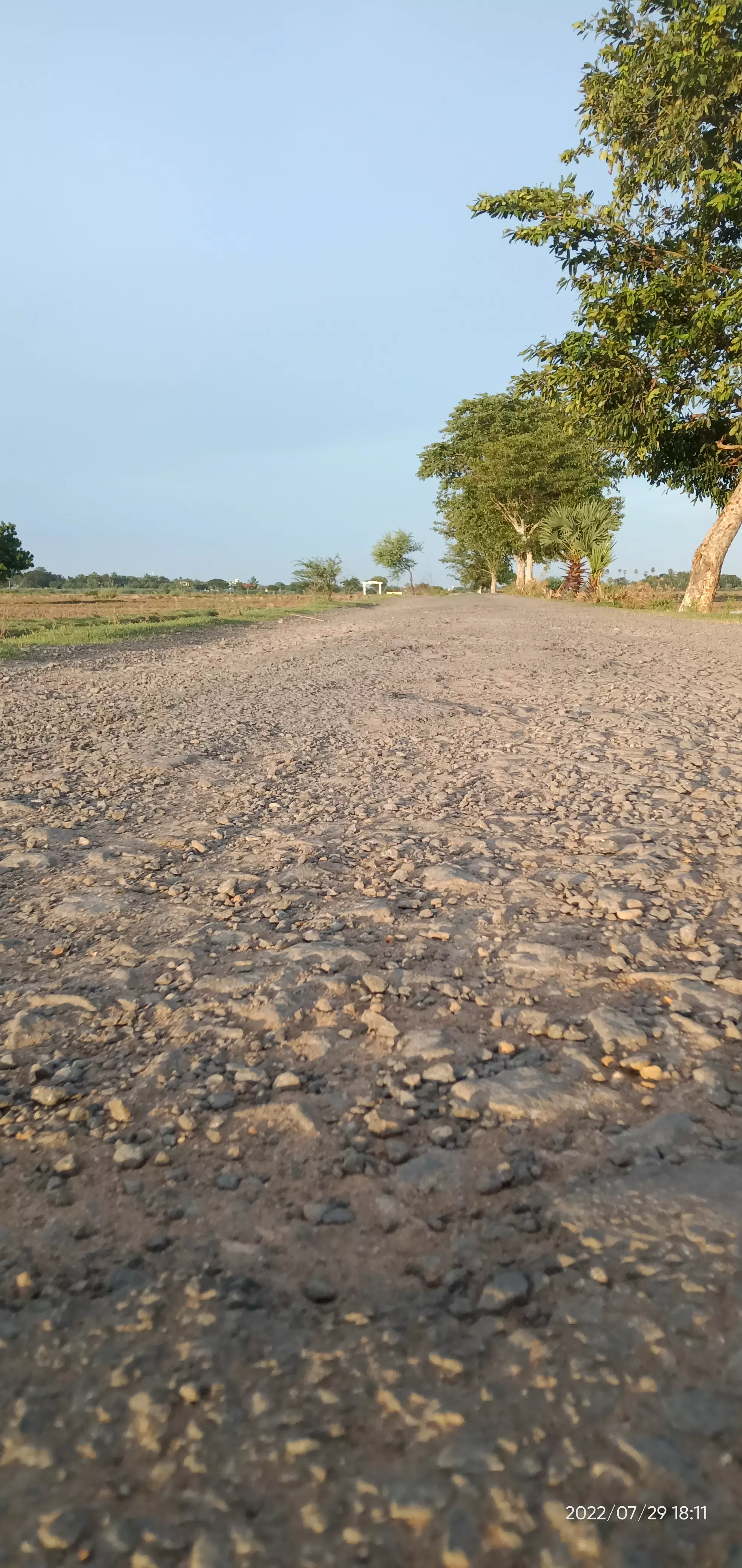 போக்குவரத்துக்கு லாயக்கற்ற சாலை போக்குவரத்துக்கு லாயக்கற்ற சாலை