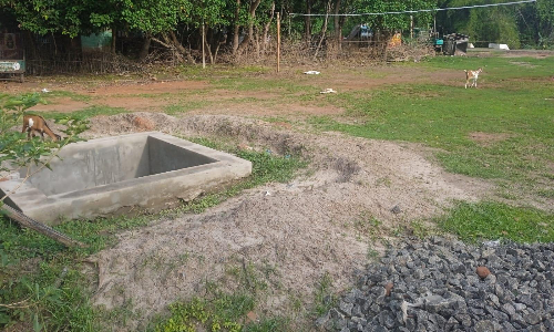 மைதானத்தில் அபாய பள்ளம்