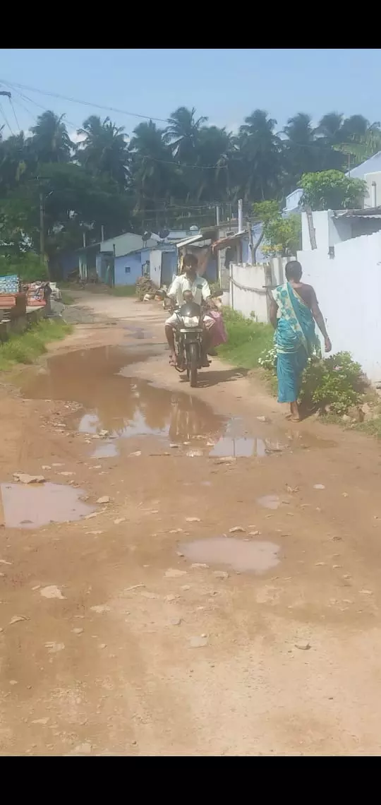 பழுதடைந்த சாலை பழுதடைந்த சாலை