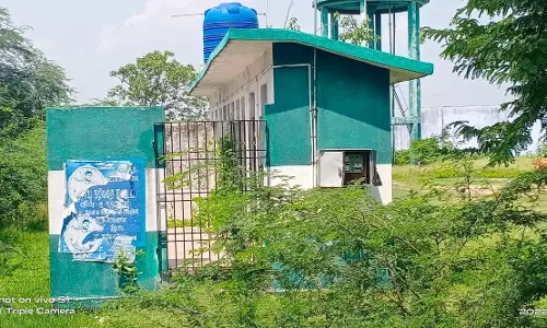 பயன்பாட்டுக்கு வராத கழிவறை பயன்பாட்டுக்கு வராத கழிவறை