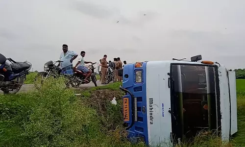 சாலை வசதி வேண்டும் சாலை வசதி வேண்டும்