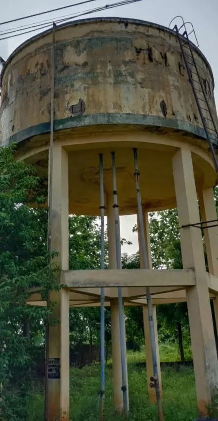 ஆபத்தான மேல்நிலைத்தொட்டி ஆபத்தான மேல்நிலைத்தொட்டி