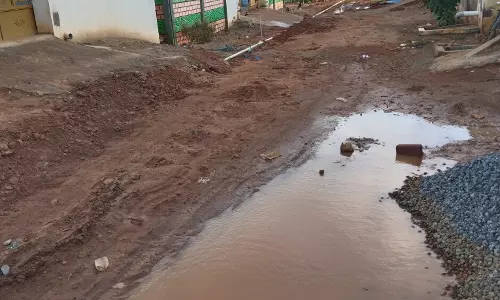 சாலை அமைக்க வேண்டும்