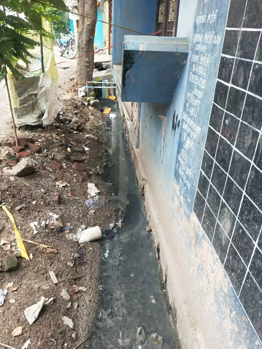 கால்வாய் சாலைவசதி செய்துதர வேண்டும் கால்வாய் சாலைவசதி செய்துதர வேண்டும்