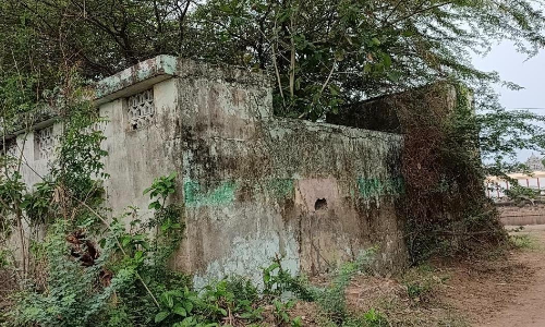 திறந்தவெளியை கழிவறையாக பயன்படுத்தும் பொதுமக்கள்