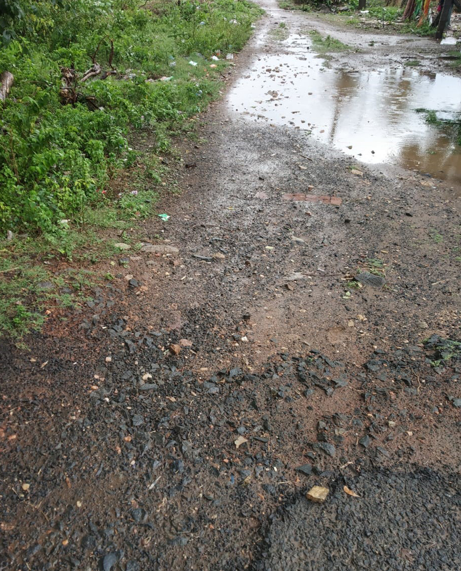 தார் சாலை தேவை தார் சாலை தேவை