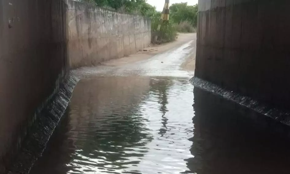 சுரங்கப்பாதையில் மழைநீர்