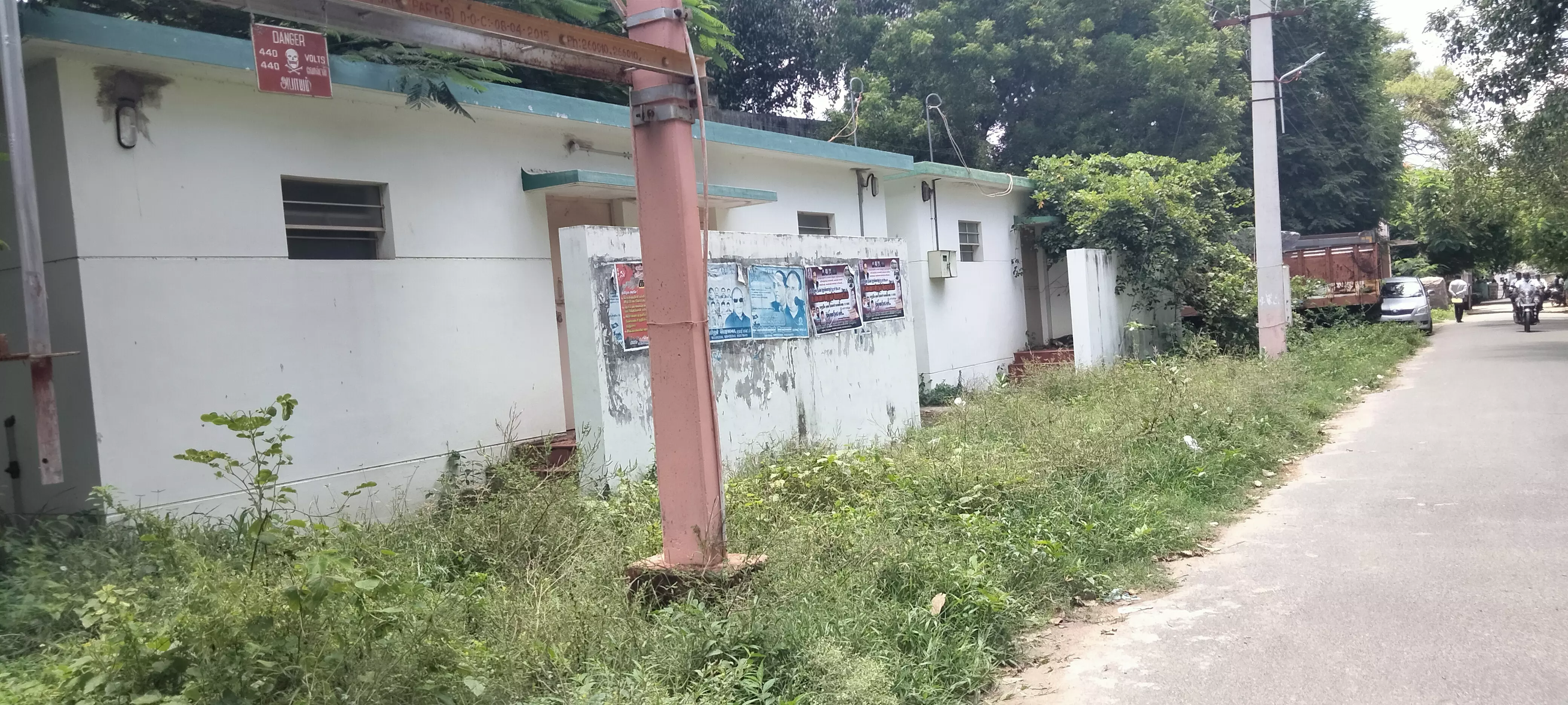 பூட்டியே கிடக்கும் கழிப்பிட வளாகம் பூட்டியே கிடக்கும் கழிப்பிட வளாகம்