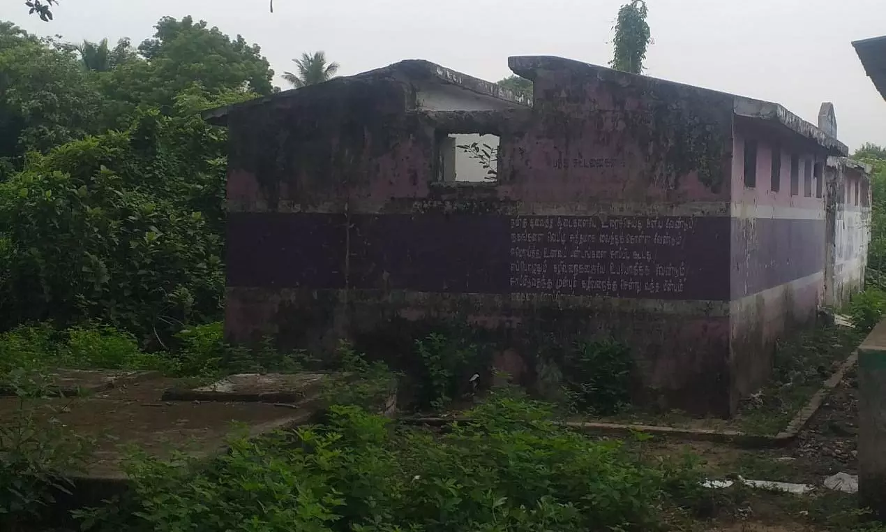 புதிய சுகாதார வளாகம் கட்டவேண்டும்