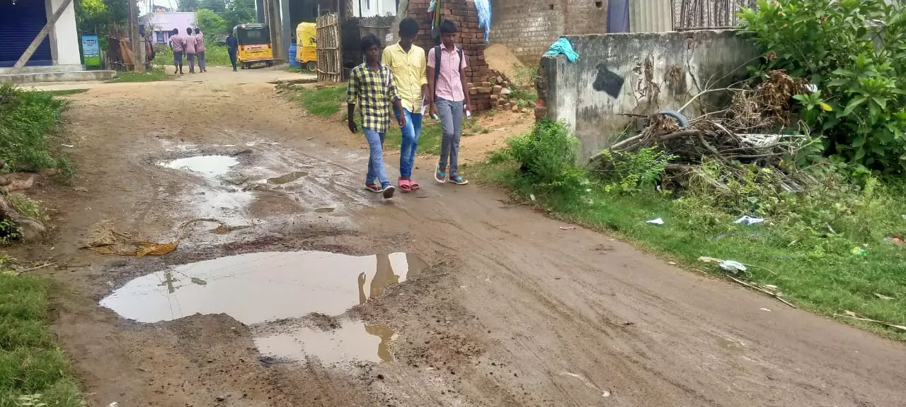 மோசமான சாலை