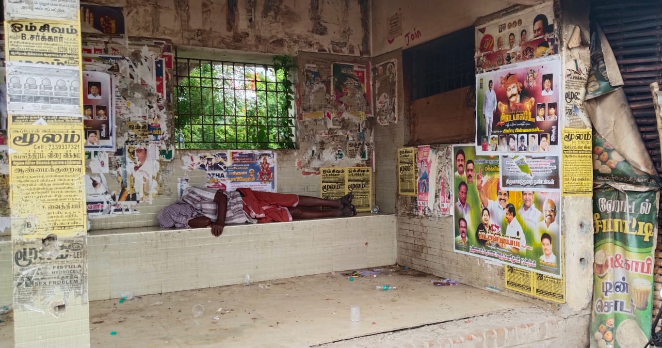 பயணிகள் நிழலகம் பராமரிக்கப்படுமா? பயணிகள் நிழலகம் பராமரிக்கப்படுமா?