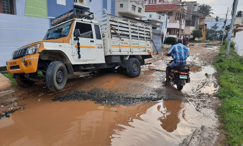 சீரமைக்க வேண்டிய சாலை