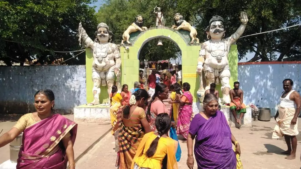 கழிப்பறை வசதி தேவை கழிப்பறை வசதி தேவை