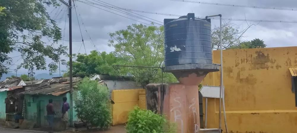 மின்மோட்டாரின் மின் இணைப்பு கம்பி சேதம்