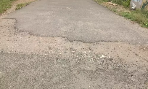 சீரமைக்கப்படாத சாலை