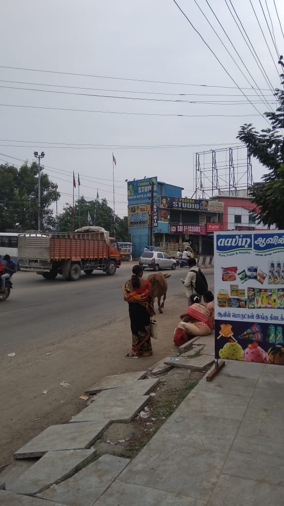 நிழற்குடை வேண்டும் நிழற்குடை வேண்டும்