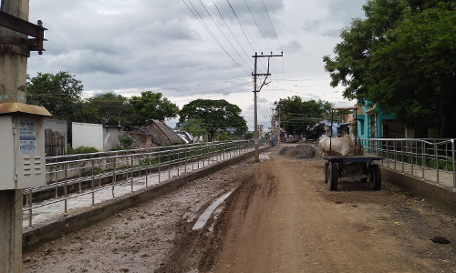 உயர் மின்கம்பம் வேண்டும் உயர் மின்கம்பம் வேண்டும்