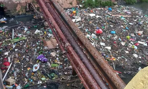 பிளாஸ்டிக் கழிவுகள் பிளாஸ்டிக் கழிவுகள்