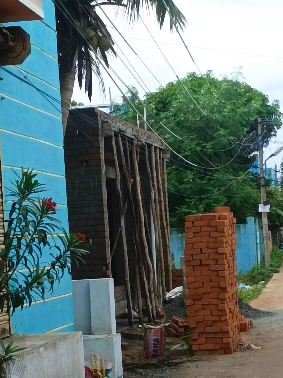 தாழ்வாக தொங்கும் கேபிள் தாழ்வாக தொங்கும் கேபிள்