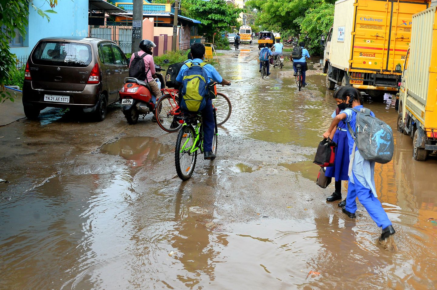 தெருவை சீரமைக்க ேவண்டும்
