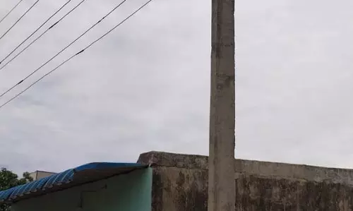 புதிய மின்கம்பம் அமைக்கப்பட்டது புதிய மின்கம்பம் அமைக்கப்பட்டது