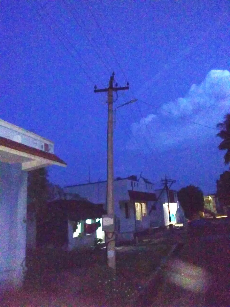 எரியாத தெருவிளக்குகள்