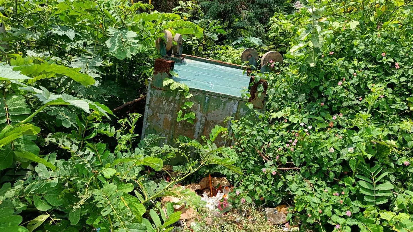 குப்பைத்தொட்டியை பராமரிக்க வேண்டும் குப்பைத்தொட்டியை பராமரிக்க வேண்டும்