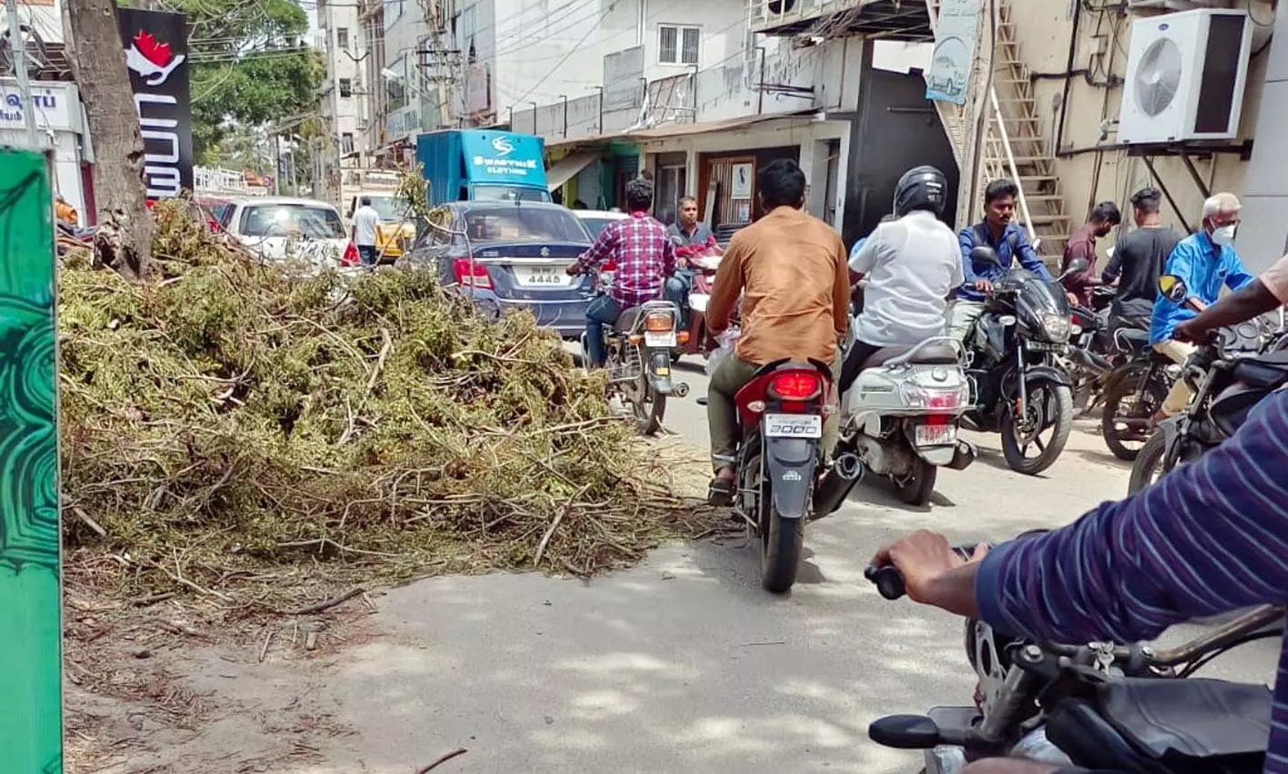 போக்குவரத்துக்கு இடையூறு