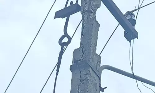 ஆபத்தான மின்கம்பம் ஆபத்தான மின்கம்பம்