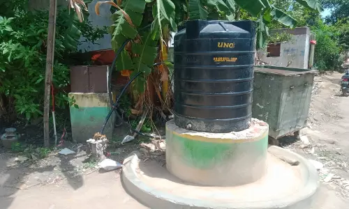 காட்சி பொருளான குடிநீா் தொட்டி காட்சி பொருளான குடிநீா் தொட்டி