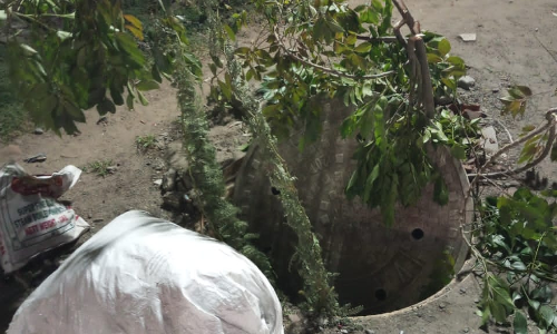 கால்வாய் இங்கே? மூடி எங்கே? கால்வாய் இங்கே? மூடி எங்கே?