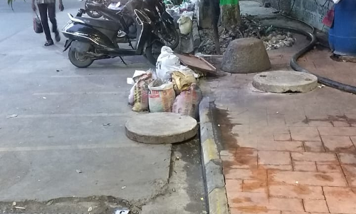 மூட்டை மூட்டையாக கழிவுகள் மூட்டை மூட்டையாக கழிவுகள்